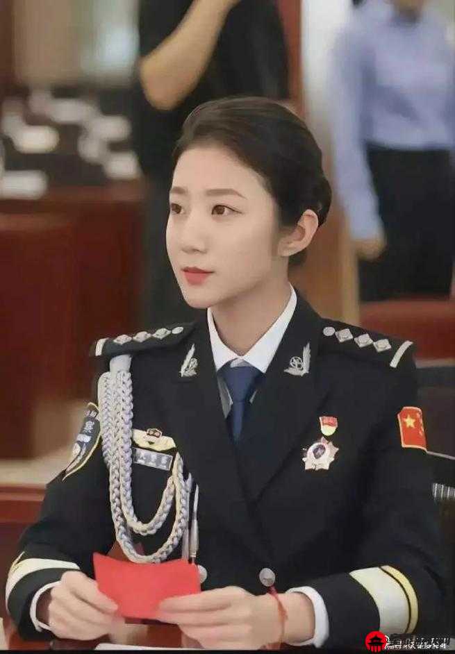 张警官玻璃窗视频：真相究竟如何